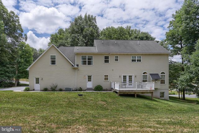 304 IRON VALLEY DR, Lebanon, PA 17042