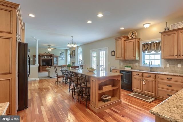 304 IRON VALLEY DR, Lebanon, PA 17042