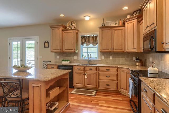 304 IRON VALLEY DR, Lebanon, PA 17042