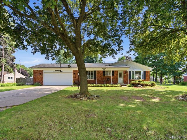 6271 Peach Drive, Independence Charter Township, MI 48346