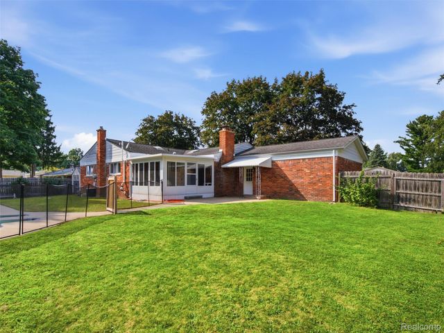 6271 Peach Drive, Independence Charter Township, MI 48346