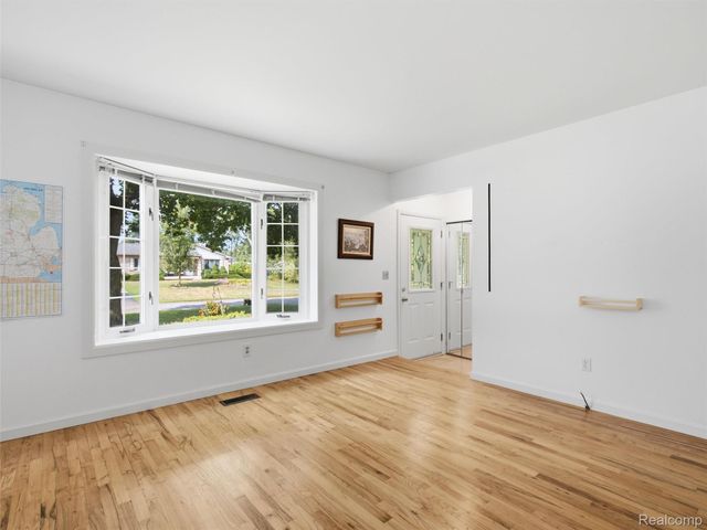 6271 Peach Drive, Independence Charter Township, MI 48346