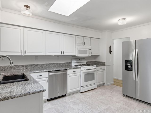 6271 Peach Drive, Independence Charter Township, MI 48346