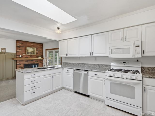 6271 Peach Drive, Independence Charter Township, MI 48346