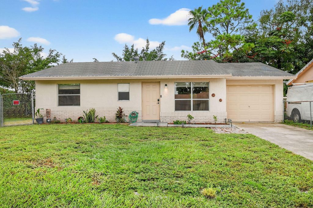6282 Wauconda Way W, Lake Worth, FL 33463