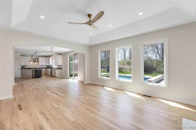 2862 Bay Hill Court, Oakland, MI 48363