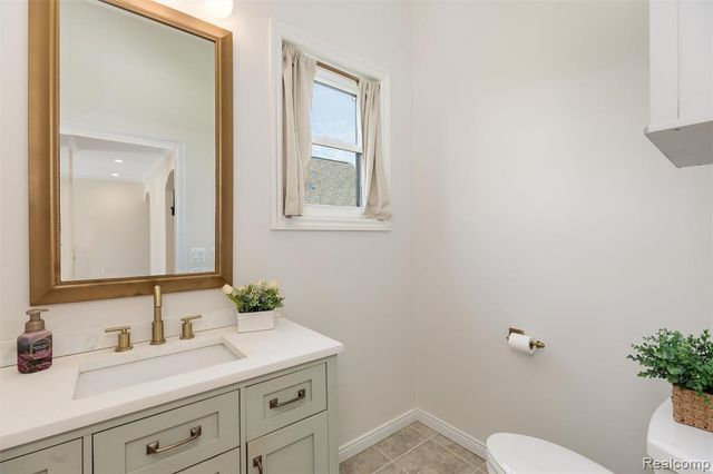 2862 Bay Hill Court, Oakland, MI 48363