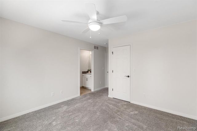 2862 Bay Hill Court, Oakland, MI 48363