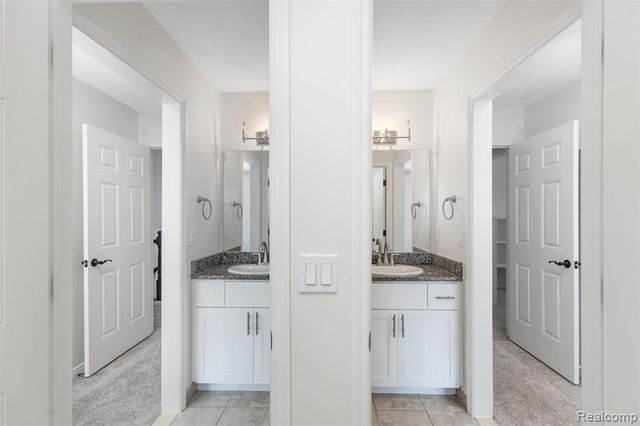 2862 Bay Hill Court, Oakland, MI 48363
