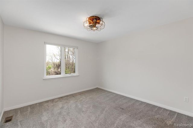 2862 Bay Hill Court, Oakland, MI 48363