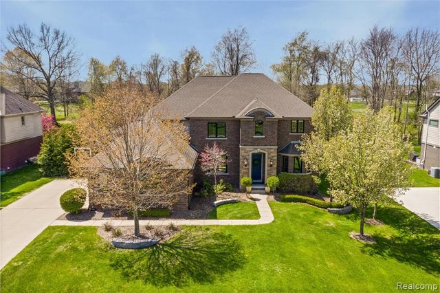 2862 Bay Hill Court, Oakland, MI 48363