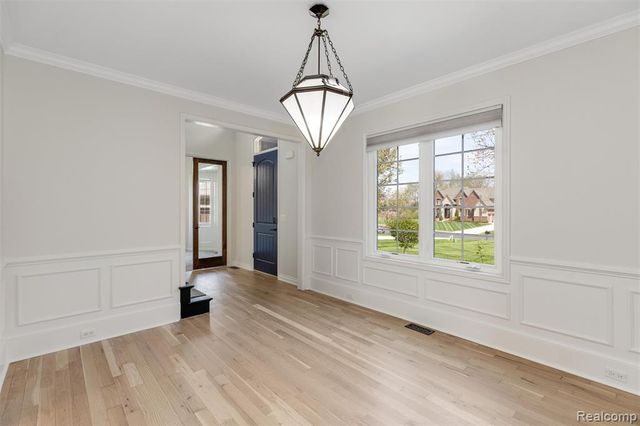 2862 Bay Hill Court, Oakland, MI 48363