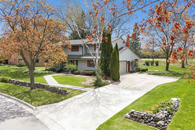 341 ROSELAWN BOULEVARD, Green Bay, WI 54301