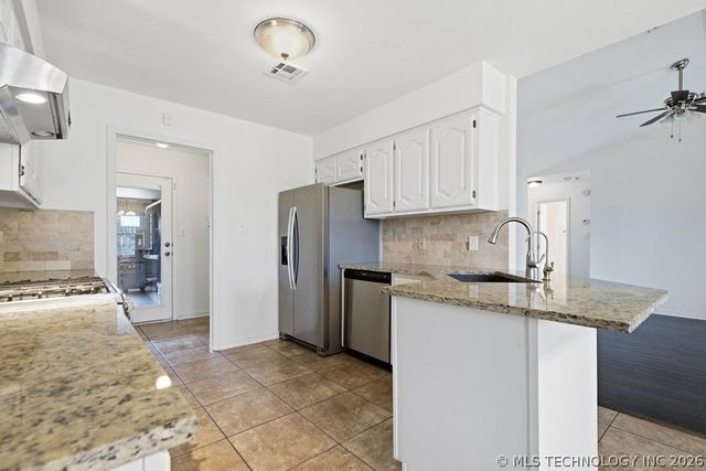 24715 S Eastwood Drive, Claremore, OK 74019