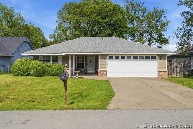 24715 S Eastwood Drive, Claremore, OK 74019
