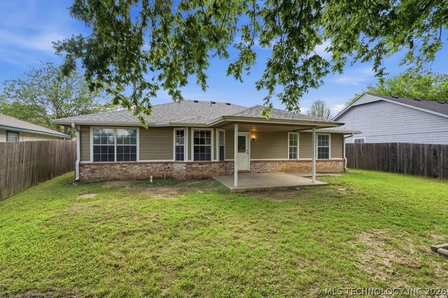 24715 S Eastwood Drive, Claremore, OK 74019