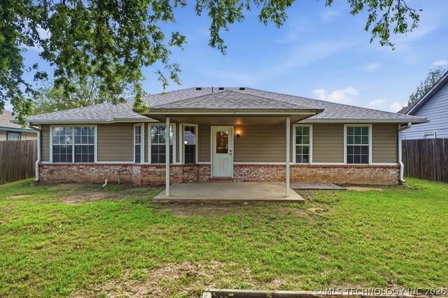 24715 S Eastwood Drive, Claremore, OK 74019