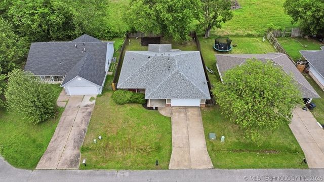 24715 S Eastwood Drive, Claremore, OK 74019