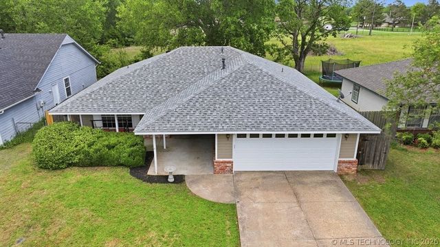 24715 S Eastwood Drive, Claremore, OK 74019