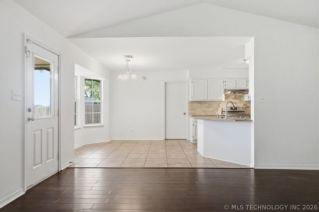 24715 S Eastwood Drive, Claremore, OK 74019