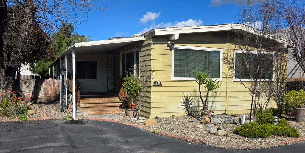 2400 W Midvalley Avenue 06, Visalia, CA 93277