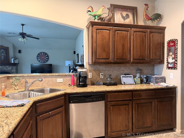 20746 E 48th Street S, Broken Arrow, OK 74014