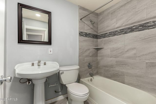 2936 E BECK Lane, Phoenix, AZ 85032