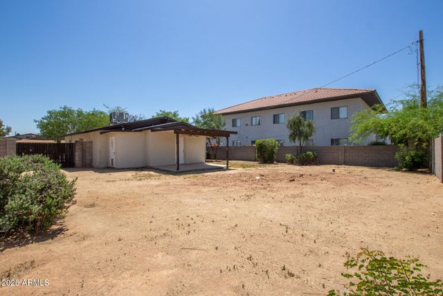 2936 E BECK Lane, Phoenix, AZ 85032