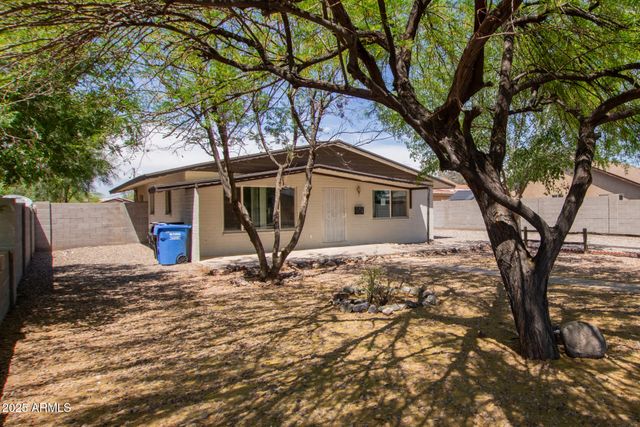 2936 E BECK Lane, Phoenix, AZ 85032