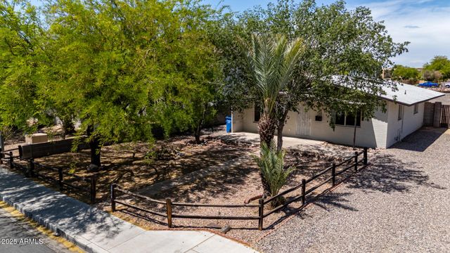 2936 E BECK Lane, Phoenix, AZ 85032