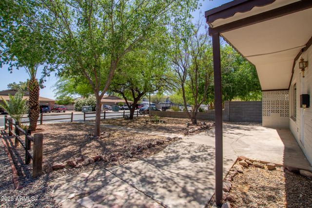2936 E BECK Lane, Phoenix, AZ 85032
