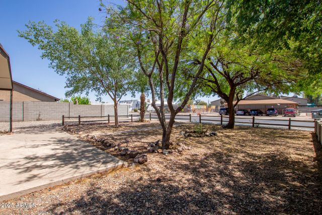 2936 E BECK Lane, Phoenix, AZ 85032