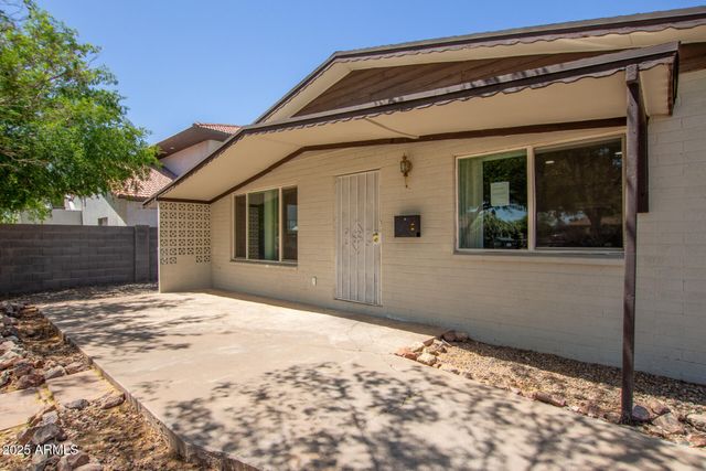 2936 E BECK Lane, Phoenix, AZ 85032