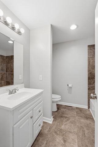 1041 Twin Creek Rd, Charlotte, TN 37036