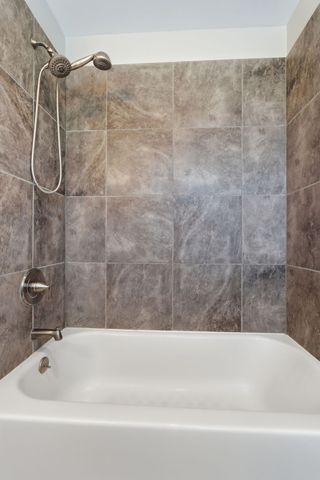 1041 Twin Creek Rd, Charlotte, TN 37036