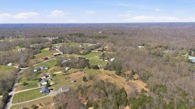 1041 Twin Creek Rd, Charlotte, TN 37036