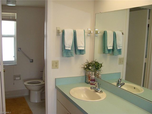 135 Quails Nest RD 4, Naples, FL 34112