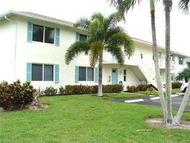 135 Quails Nest RD 4, Naples, FL 34112