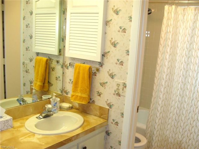 135 Quails Nest RD 4, Naples, FL 34112