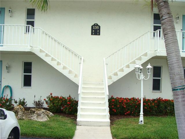 135 Quails Nest RD 4, Naples, FL 34112