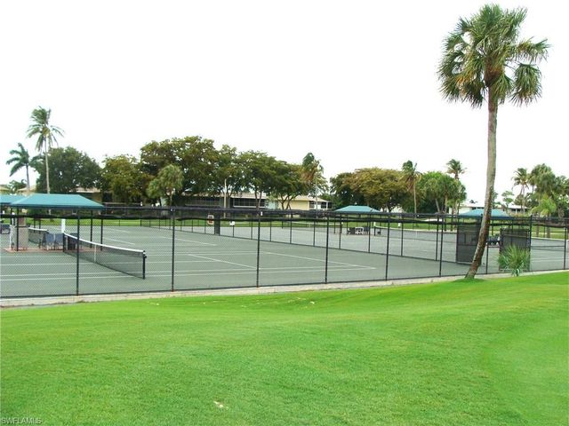 135 Quails Nest RD 4, Naples, FL 34112