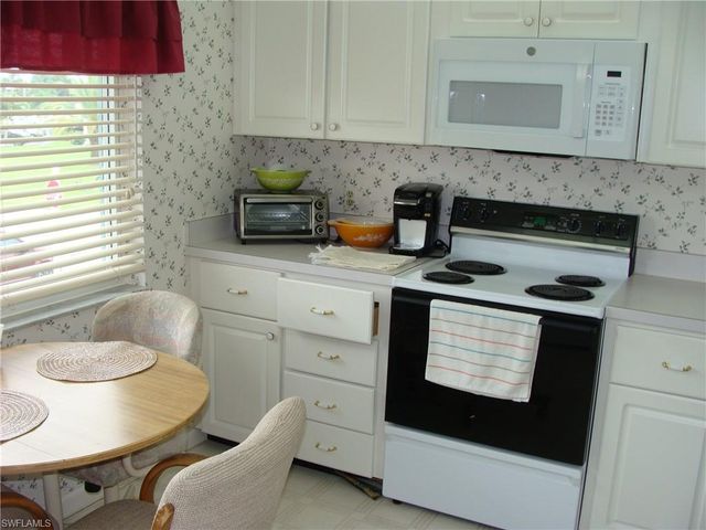 135 Quails Nest RD 4, Naples, FL 34112