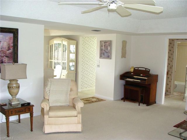 135 Quails Nest RD 4, Naples, FL 34112
