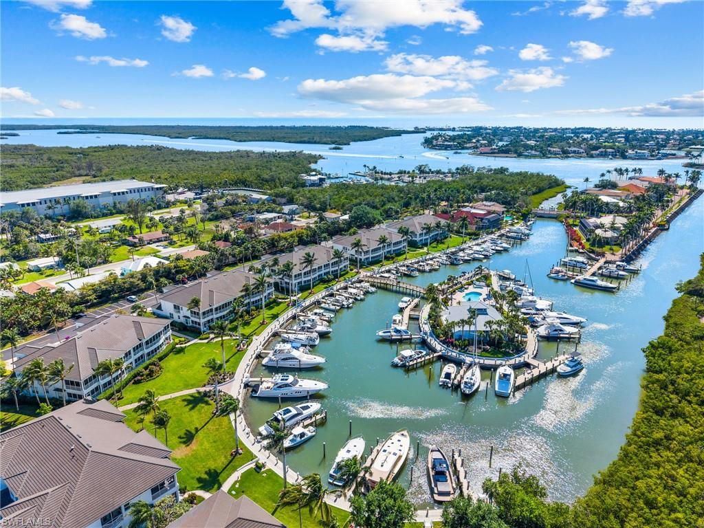 1749 Gulfstar DR S # 404, Naples, FL 34112
