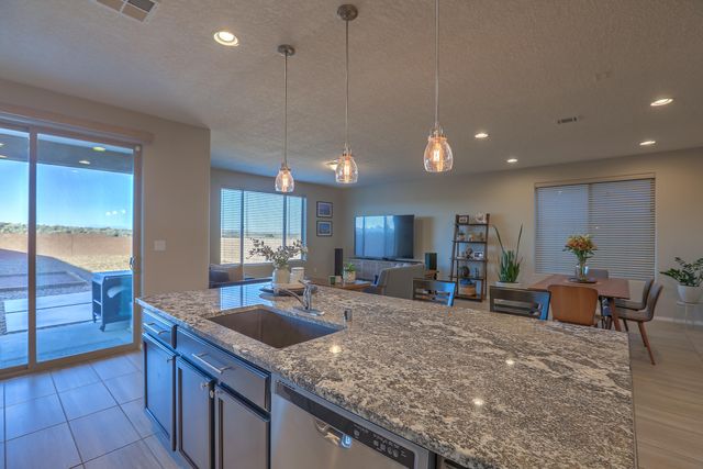 3038 Shannon Lane NE, Rio Rancho, NM 87144