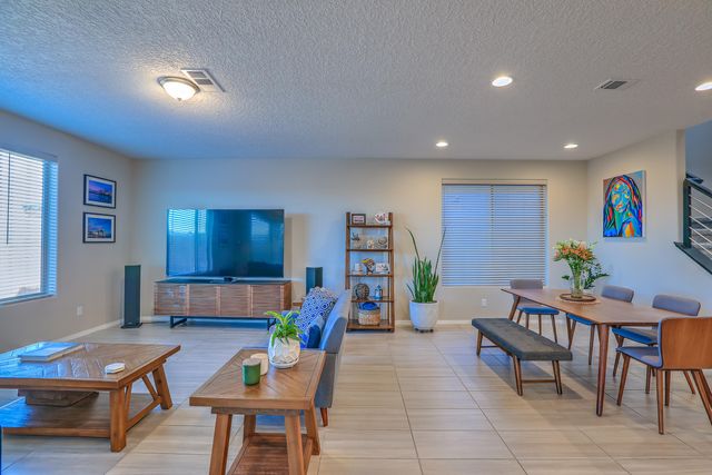 3038 Shannon Lane NE, Rio Rancho, NM 87144