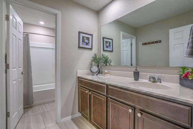 3038 Shannon Lane NE, Rio Rancho, NM 87144