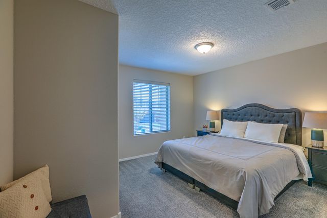 3038 Shannon Lane NE, Rio Rancho, NM 87144