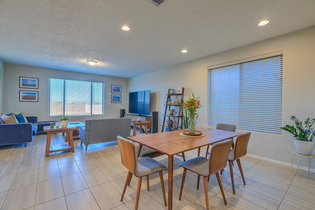 3038 Shannon Lane NE, Rio Rancho, NM 87144