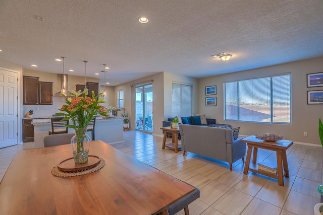 3038 Shannon Lane NE, Rio Rancho, NM 87144